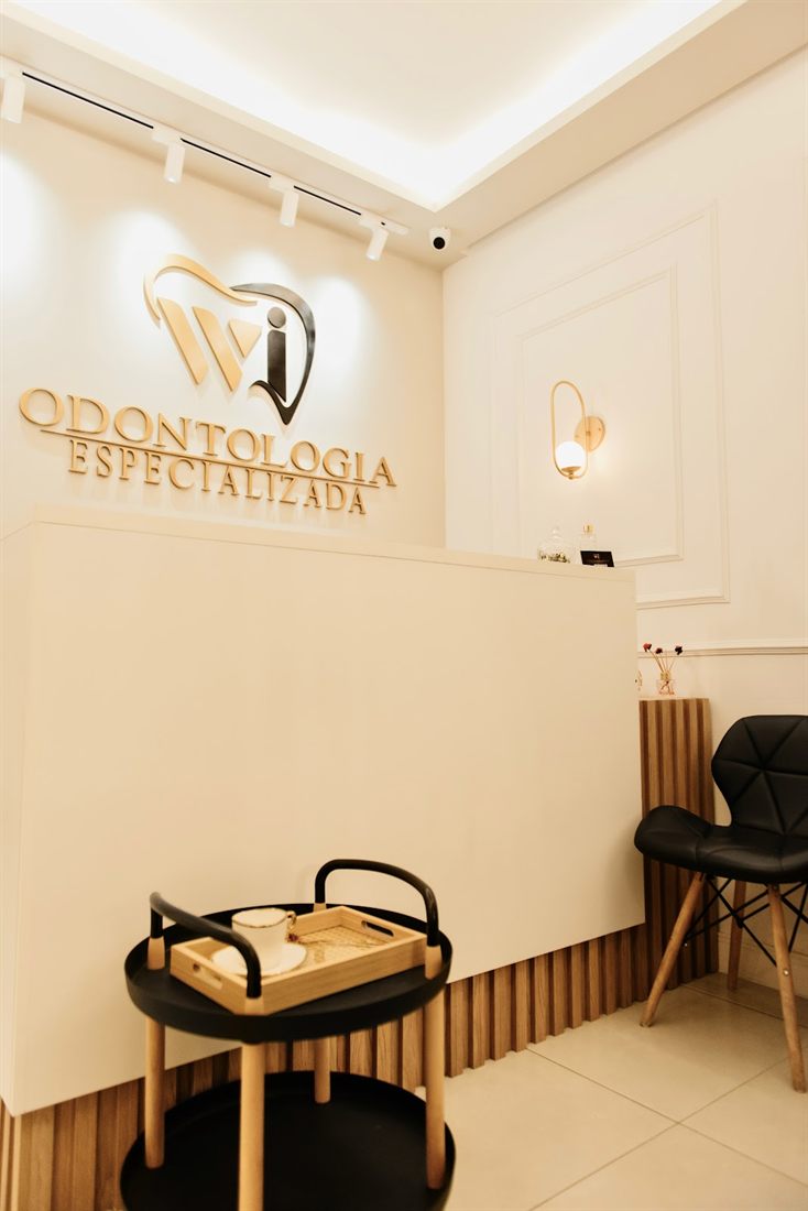 Recepção da WI Odontologia com o logotipo em destaque